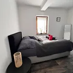 Happy Apartment *